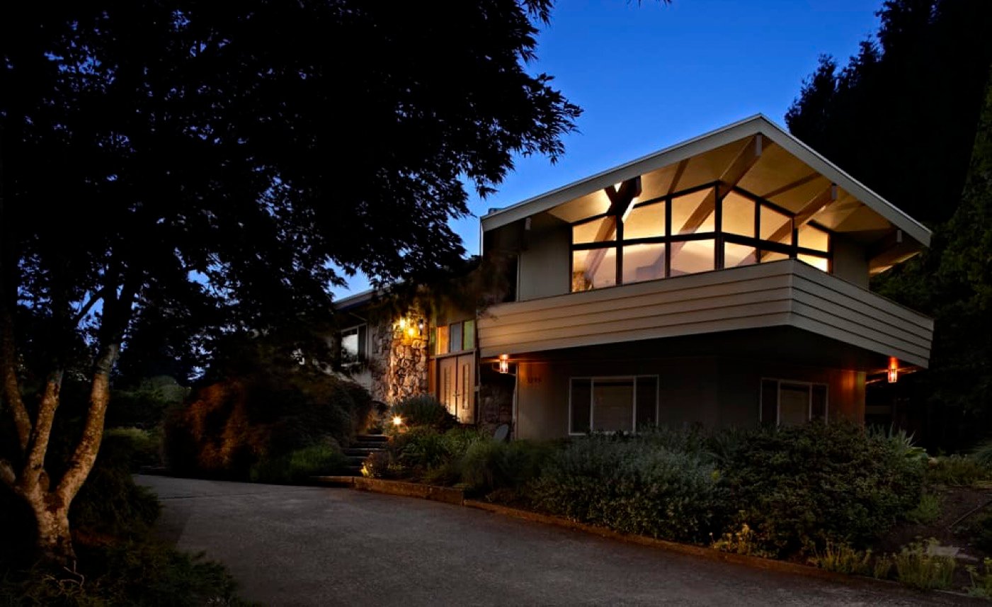 12-Mid-Century-Outdoor-Sanctuary-service-page