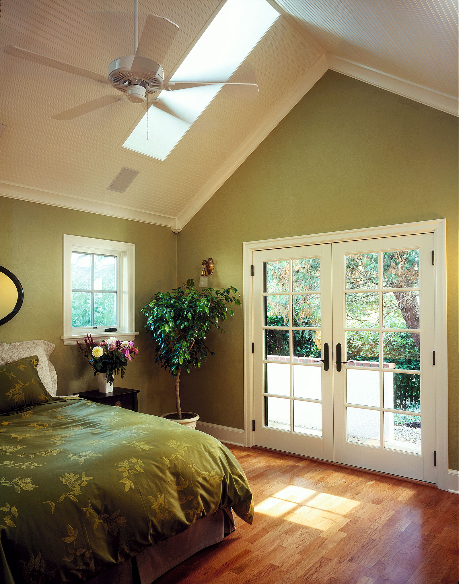 Fairmont-Hills-Cottage-restoration-Bedrm-Outside