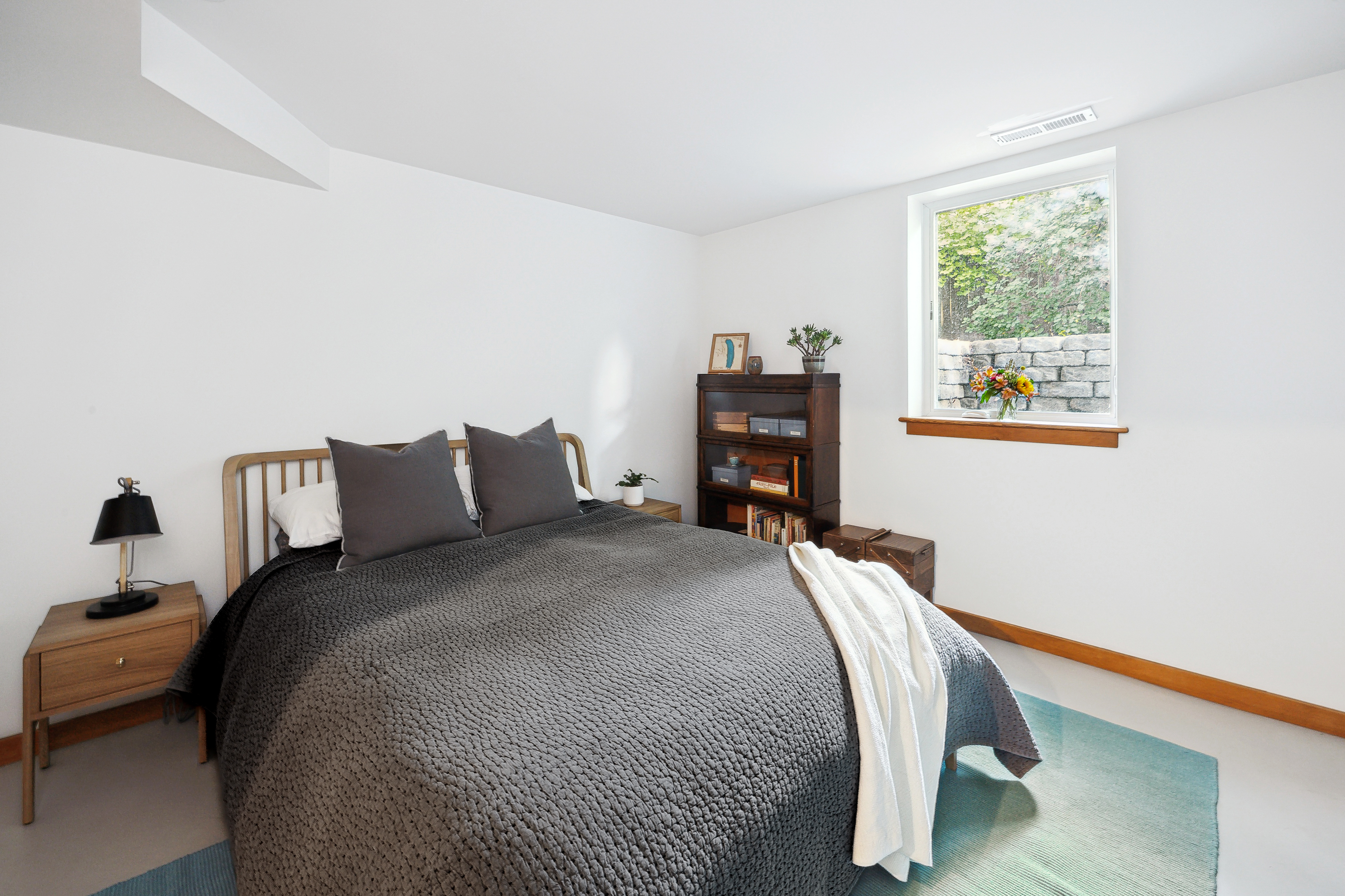 SE Portland Basement Guest Bedroom